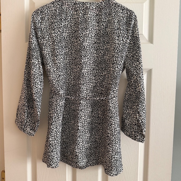 Motherhood Maternity NWT Black and Off White Top - Picture 2 of 3